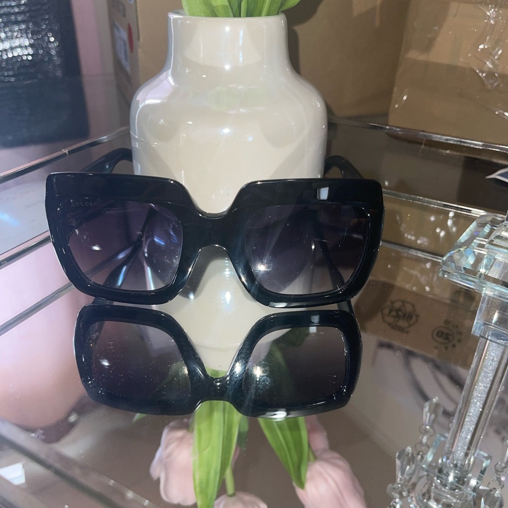 Authentic GUCCI GG sunglasses